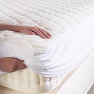 Fitted Mattress Protector. Cooling Egyptian Cotton with 6 in 1 protection by Nile Valley