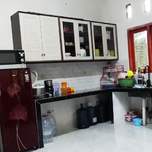 Lemari Dapur Gantung Serbaguna dengan Pintu Kaca dan Rak Penyimpanan - Warna Hitam Pekat