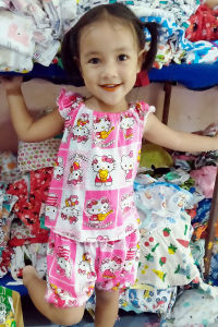 ชุดเด็กผู้หญิง( ชุดคอกระเช้า)