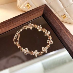 Pan Jia Dora 18K Gold-plated Double-sided Four-leaf Clover Bracelet Retro Four-leaf Clover Square Chain-style Handbag Luxurious Fashion Jewelry for Ladies