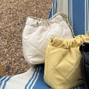 กระเป๋าสายโซ่หนังนิ่ม ลายสี่เหลี่ยมข้าวหลามตัด งานเกาหลี ถูกประทานผู้ผสมผสาน หนังคุณภาพดี