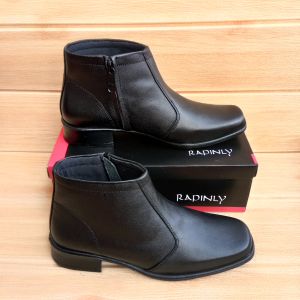 Sepatu Pantofel Boot Wanita Kulit Hak 3 cm