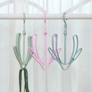 J.D. ไม้ห้อยรองเท้า ไม้แขวนตากรองเท้า ที่ตากรองเท้า รุ่นพลาสติก ขนาด 30*19 ซม คละ / Shoes Hangers