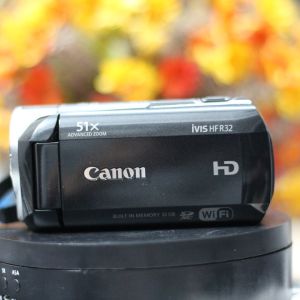 Canon IVIS HF R32 có wifi