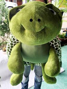 เต่าแซมมี่ ขนาด 1.1 เมตร ใส่ใยสังเคราะห์อย่างดี นุ่ม แน่น น่ากอด สินค้าผลิตในประเทศไทย ไม่ต้องรอ