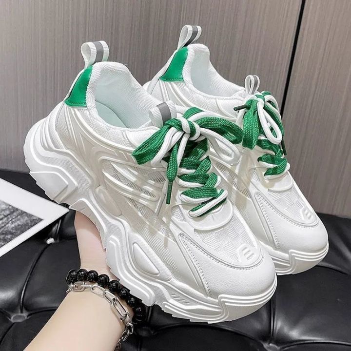 3. Hướng dẫn chọn giày sneaker nữ phù hợp