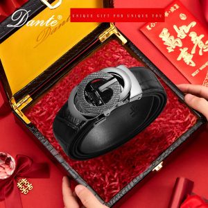 เข็มขัดหนังคุณภาพสูง [แถมกล่องหนังระดับไฮเอนด์] หัวเข็มขัดผลิตจากโลหะคุณภาพสูงแข็งแรง ทนทาน แบบล๊อคอัตโนมัติ รูปร่างแบบไหนก็ใช้ได้