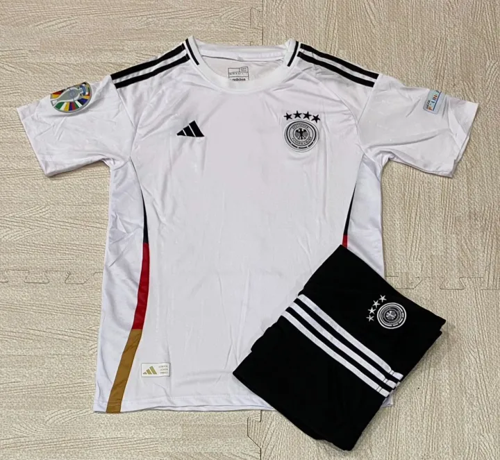 ชุดฟุตบอล  ทีมชาติเยอรมัน รุ่นใหม่ล่าสุด 2023/24 (เสื้อพร้อมกางเกง)