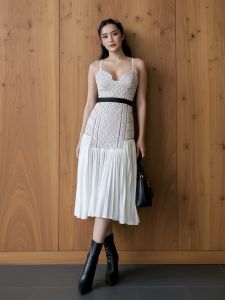 RL043 : เดรสสายเดี่ยวลูกไม้ กระโปรงพลีท