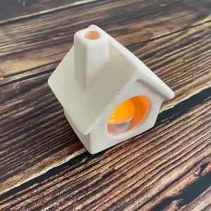 xpkQ Ceramic Handicrafts Candlestick Aroma Base Hollowed-out House Candle Holder Home Decoration Accessories 2B5Z7