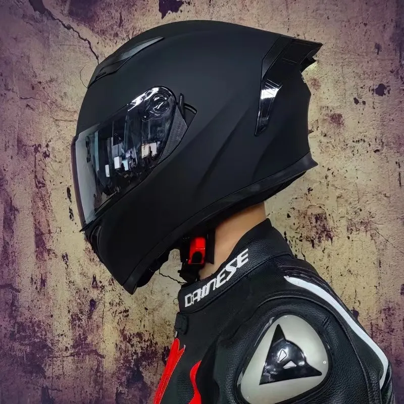 Dual store glass helmet