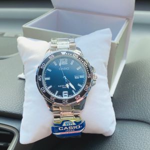 นาฬิกาข้อมือ สายเลท ตัดสายได้ มีวันที่ ขนาด 43 มม พร้อมกล่องหนังคาสิโอ้นะคะ