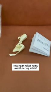 Alat Pelatih Grip Raket Universal Kiri/Kanan Bulu Tangkis Korektor Pegangan