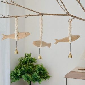 HUNIU Hand Carved Wood Fish Door Bell Lightweight Handmade Wooden Fish Sculpture Unique Lucky Fish Wall Decoration Room Ornament