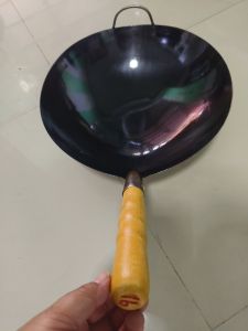 ราคาพิเศษ(มีตำหนิรอยย่นเล็กน้อย)กระทะเหล็กแท้เบอร์16เผาอบน้ำมันรำข้าว รอยย่นที่ผิวไม่มีผลเมื่อใช้งาน