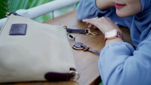 Tas Wanita Desain Modern: Tas Selempang Nyaman dan Tahan Lama