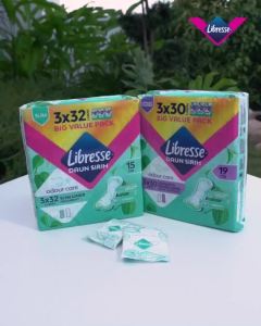 Local spot GoodsLibresse Daun Sirih Longer & Wider Slim Pantyliner 19cm (3x30s) - Odour Care Breathable & No Crumple