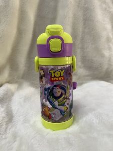 กระติกน้ำแบบหลอดดูด และแบบยกดื่มอยู่ในขวดเดียวกัน มีสายสะพาย ขนาด 450 ml.ลายการ์ตูน มีหลากหลายให้เลือก