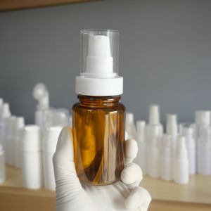 ขายส่ง*แพ็ก100 ขวดพลาสติกสีชา ขนาด 40ml 100ml สำหรับบรรจุเซรั่มสารเหลวทุกชนิด แพ็กเกจเครื่องสำอาง พร้อมส่ง ราคาถูก