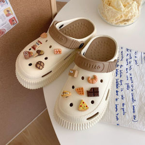 LHFriday ห้ามพลาด รองเท้าแตะผู้หญิง ทรงหัวโตแฟชั่นขายดีที่สุด สีสวยมีหลายสีให้เลือก ใส่สบายยางนิ่มและเบา มีตัวติดในชุดให้เลยไม่ต้องซื้อแยก