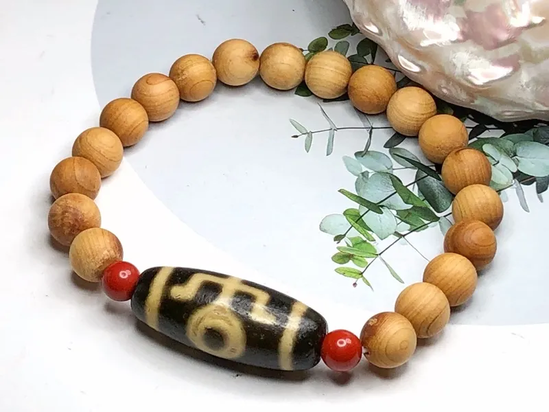 Tibetan Dzi Beads Noble Dzi Beads 藏传老矿贵人天珠29.8x12mm Dzi