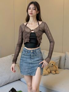 ชุดเซ็ตแฟชั่นสาวฝอสุดแซ่บ เสื้อซีทรูผูกโบว์โชว์หุ่นสวยแมตช์กับกระโปรงยีนส์เข้ารูป