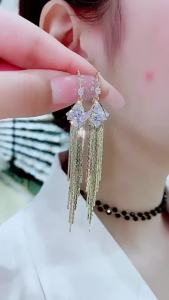Bông tai pha lê hình học tua rua dáng dài phụ kiện móc tai cao cấp sang trọng toát lên khí chất nữ thần thời thượng giúp mặt .