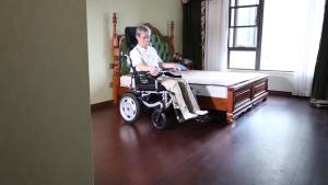 Yinluohua Electric Wheelchair Inligent Automatic Foldable and Portable Portable Elderly Elderly Scooter Wheelchair for the Disabled