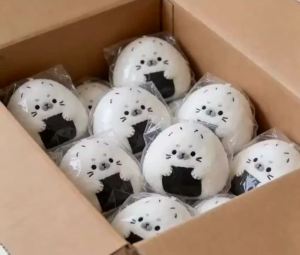 Healing Onigiri Shaped Seal Stuffed Plush Doll Keychain Kawaii Backpack Hanging Pendant Accessory for Girls
