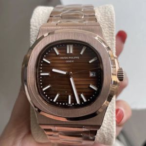 Durable Automatic Watch: Stylish & Classic Men's Timepiece