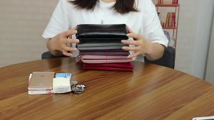 New 2025 Ladies Long Double Layer Zipper Handbag Large Capacity Soft Leather Wallet Mobile Phone Bag Simple Design Moms Bag㏇0706