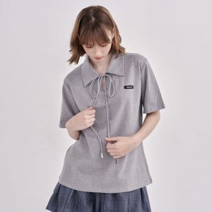 PIMNATTA Anya Bow Polo Top เสื้อยืดปกโปโลผูกโบว์ สไตล์แคชชวล เนื้อผ้านุ่มสบาย