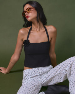 Reverie Blooming Top - เสื้อผูกคอ ตกแต่งดอกไม้ถัก (มี 3 สี)