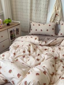 Cartoon Print Double Layer Yarn Warm Four-Piece Set Washed Cotton Fresh Style Student Dormitory Bedding 4 Pieces LZD