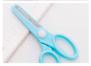 กรรไกร scissors กรรไกรพกพา ขนาดยาว 13 cm. แข็งแรง ทนทาน พกพาสะดวก สีพาสเทล เลือกสีได้ ฟ้าและชมพู ใช้ตัดกระดาษเป็นรูปต่างๆ มีเก็บปลายทาง สินค้าพร้อมส่ง