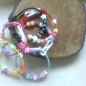 Gelang Anak Custom Nama: Perlindungan & Kreativitas