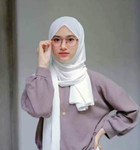 jilbab pashmina BROKEN WHITE SERIES terbaru / pashmina ceruty baby doll paling murah