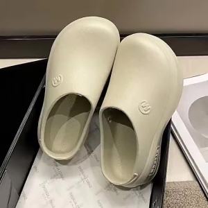 [Free Shipping] New Style Lightweight And Non-Slip Clogs With Thick Soles And Toe Protection Designed For Outdoor Wear Suitable For Female Chefs