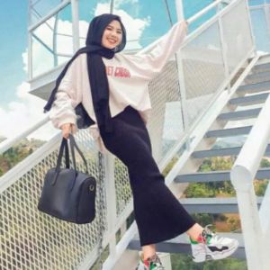 Rok Rajut Span Premium: Rok Desain Modern untuk Acara Formal