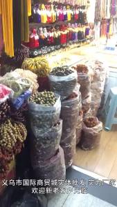 天然野生雕刻猴头橄榄核手串直切核桃单圈文玩男女佛珠民族风饰品Natural wild carved monkey head olive core bracelet straight cut walnuts single circle cultural toys mens and womens Buddhist beads ethnic style jewelry