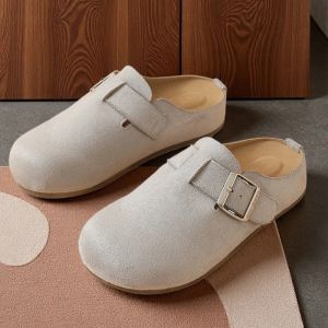 Women’s suede platform sandals with adjustable straps a luxurious design for 2026. These slip-on sandals are suitable for both indoor and outdoor wear and provide arch support.