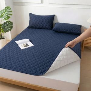 High Quality Waterproof Mattress Protector Quilted Mattress Pad Soft and Breathable Bed Protector