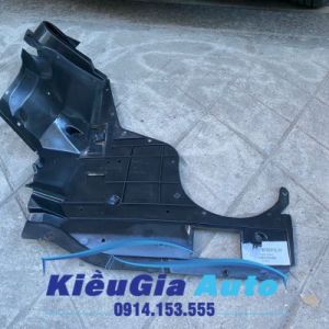 Chắn bùn gầm máy Mazda 323 2001-2004