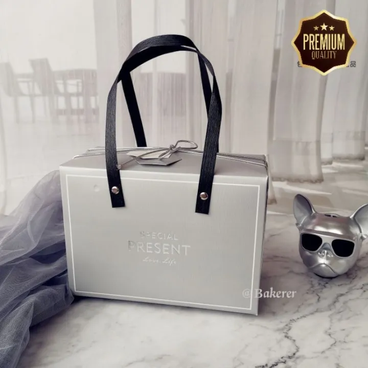 Premium%20Grey%20Gift%20boxPresent%20Packaging%20Biscuits%20cookie%20kotak%20hanntaran%20Cake%20Box%20%E9%A5%BC%E5%B9%B2%E9%9B%AA%E8%8A%B1%E9%85%A5%E9%AB%98%E7%BA%A7%E7%A4%BC%E7%9B%92%20-%20Image%204