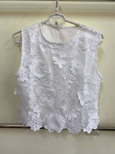 Áo thun sát nách thiết kế ren hoa thanh lịch