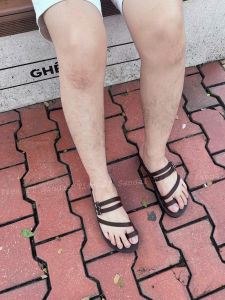 Dép xỏ ngón màu Nâu dành cho nam đơn giản thích hợp mang đi chơiđi học