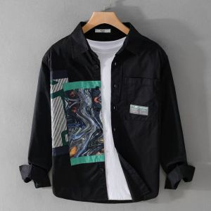 Kemeja Lengan Panjang Pria Motif Abstract Modern dengan Patchwork