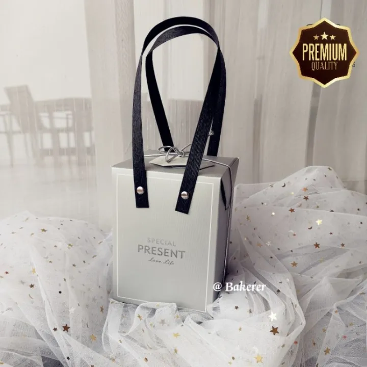 Premium%20Grey%20Gift%20boxPresent%20Packaging%20Biscuits%20cookie%20kotak%20hanntaran%20Cake%20Box%20%E9%A5%BC%E5%B9%B2%E9%9B%AA%E8%8A%B1%E9%85%A5%E9%AB%98%E7%BA%A7%E7%A4%BC%E7%9B%92%20-%20Image%205