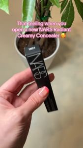 Kem Che Khuyết Điểm Radiant Creamy Concealer 6ml.