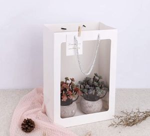 ถุงของขวัญ ถุงกระดาษด้านหน้าใสมีป้ายห้อย ใส่ของชำร่วย ใส่ดอกไม้ ดูหรูหรา